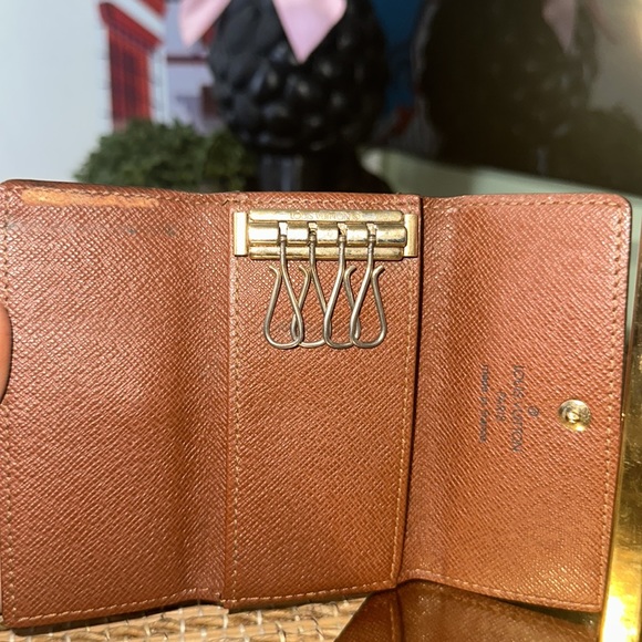 Louis Vuitton 4 ring key fob (TH0030) - Picture 10 of 12